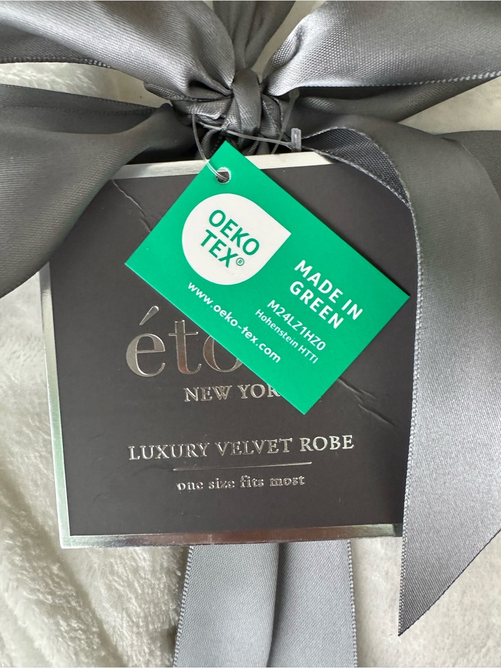 NWT Etoile New York White Luxury Velvet Spa Robe One Size New In Box - Picture 8 of 12